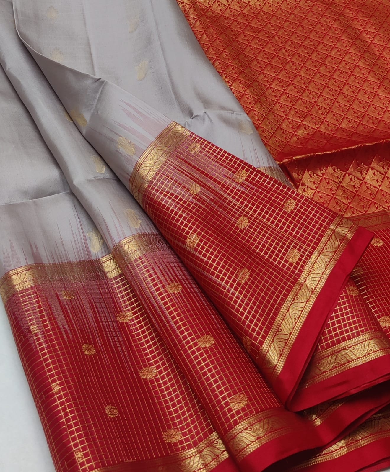 Korvai Kanchipuram Silk Saree with Gold Zari Buttas and Rich Zari-Woven Pallu